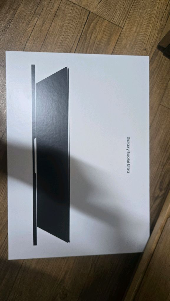 갤럭시 북6 울트라 (40.6cm)NT960UJH-XC72Y 풀박 팝니다 이미지