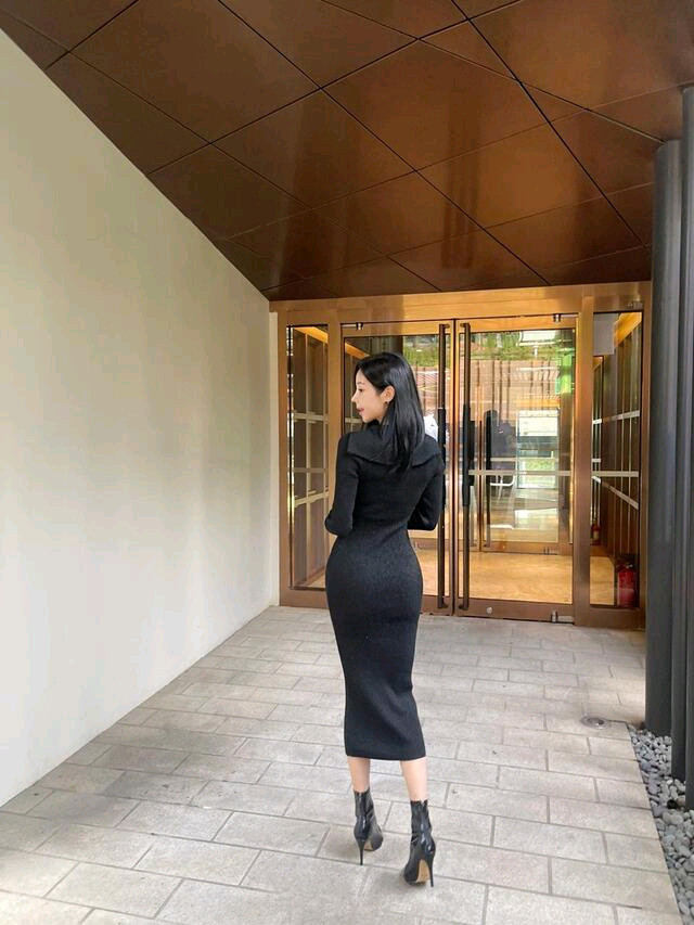 제이지쇼룸 엉넬 파비아나 펄 집업 원피스(블랙S) 이미지