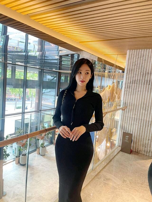 제이지쇼룸 엉넬 파비아나 펄 집업 원피스(블랙S) 이미지