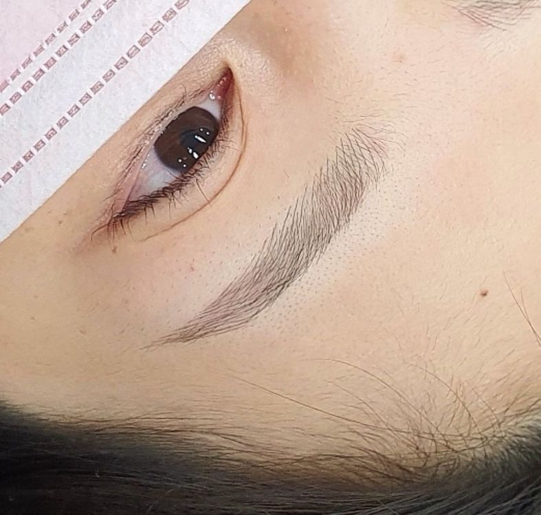 무료 모델 모집중 눈썹 헤어라인 입술 아이화장 이미지
