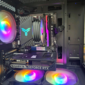 AMD RYZEN 7 5700X, RTX5060 게이밍 컴퓨터 본체 이미지
