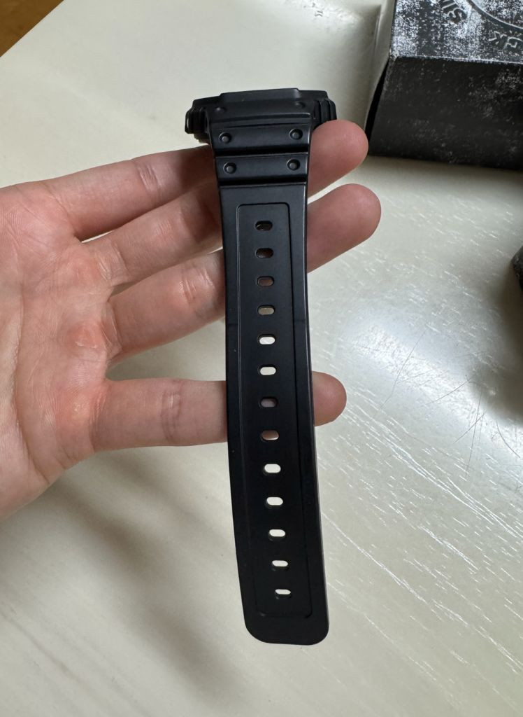 카시오 지샥 DW-5600BB-1 전자손목시계 이미지