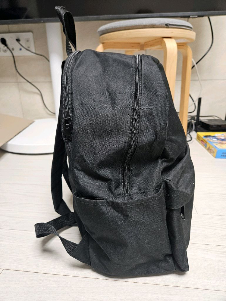 (새상품)(택포) 깔끔한 블랙 백팩 이미지