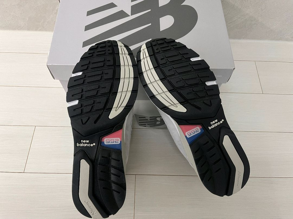뉴발란스 992 그레이 235 이미지