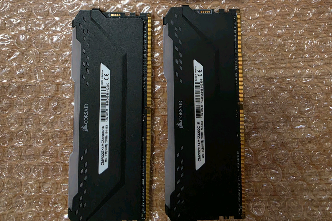 커세어 벤젠스 ddr4 16gb 2개팜(3200 16-18-18-36) 이미지