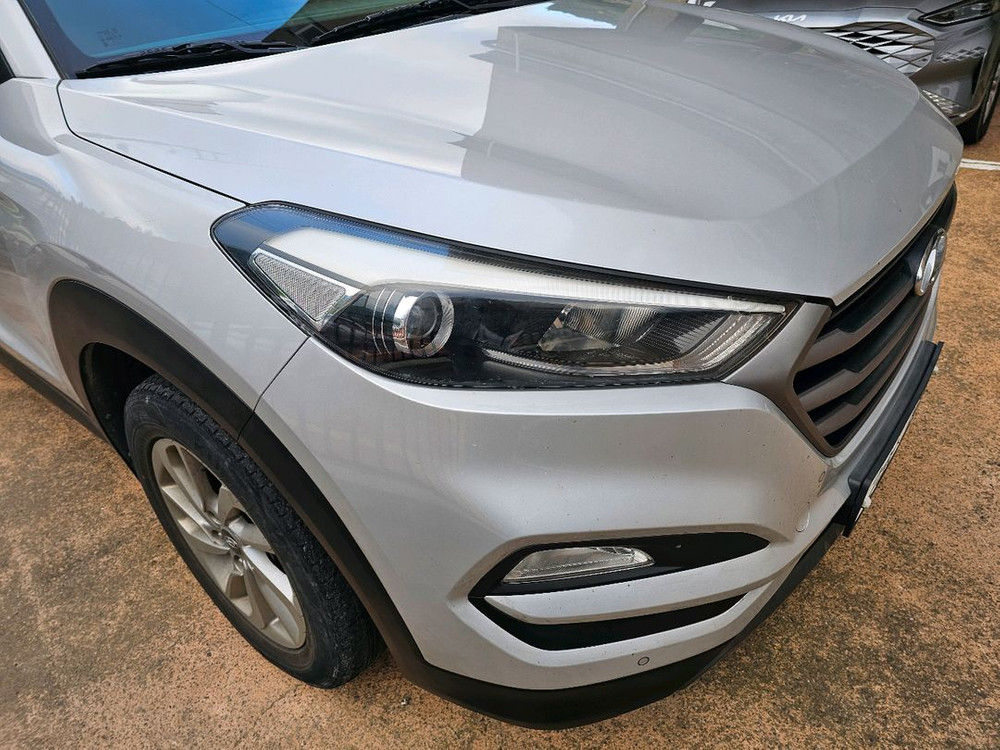 올뉴투싼 2016년식 1.7 2WD 은색 판매 자동차 suv 이미지