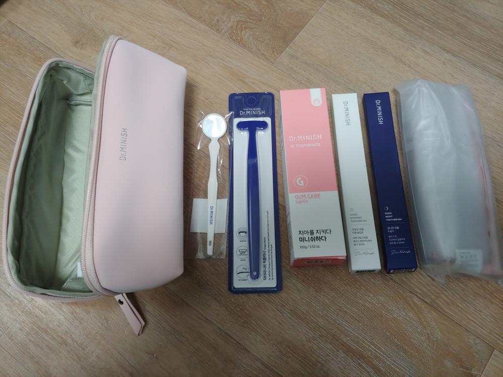 닥터미니쉬 파우치세트 구강케어 여행 패키지 미개봉 칫솔 파우치 치약 혀클리너 치아거울 이미지