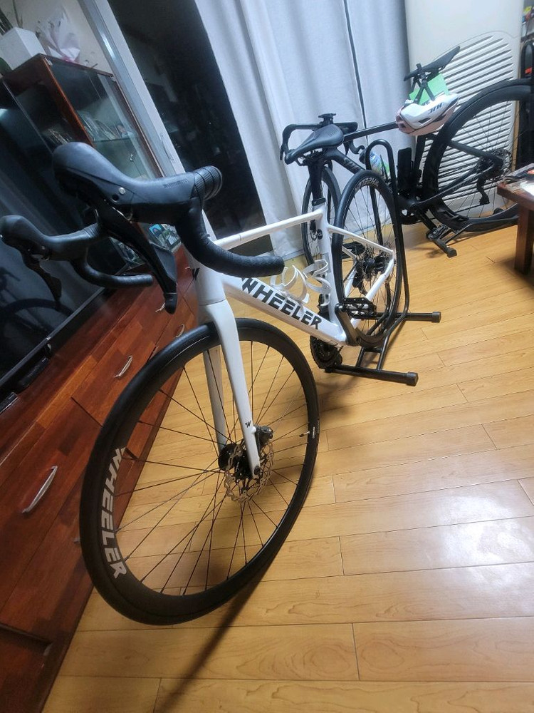 흴러 로드 자전거시마노105 12단 이미지