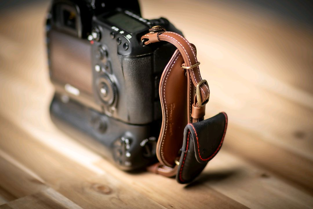 EOS 5D Mark IV(오막포) 카메라 바디 + 정품 세로그립 + 기타구성품 풀셋 이미지