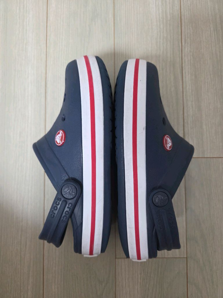 크록스키즈 J2 이미지