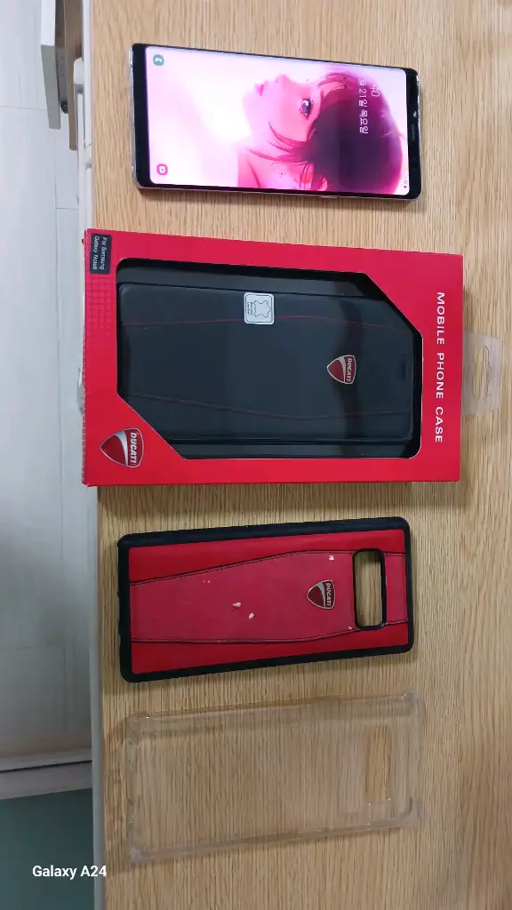 삼성 갤럭시 노트8 256GB 미드 나잇 블랙(모델명: SM-N950N)+두카티 블랙 플립커버 가죽 케이스(새상품) 이미지