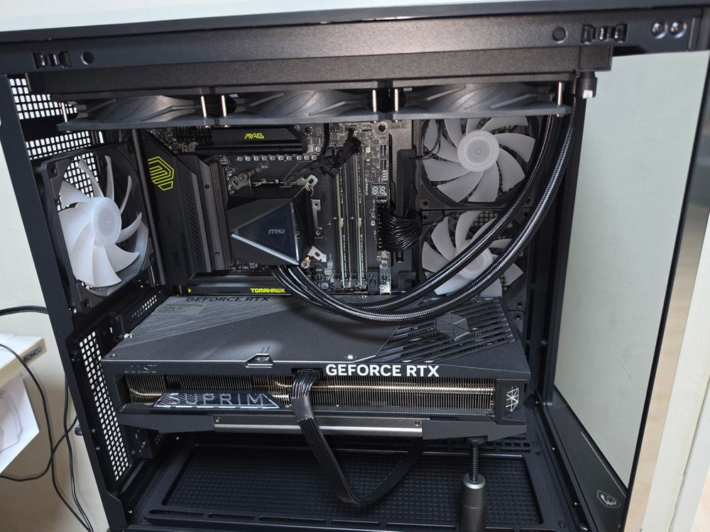 9950X3D/5090 고성능 게이밍 PC 본체 이미지