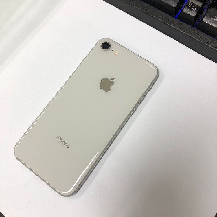 아이폰8 64GB 실버 특SS급 중고폰 배터리100% 인스타 사진폰 136864 이미지