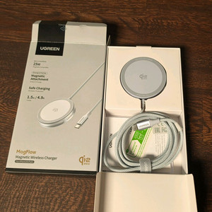 유그린 MagFlow Qi2.2 25W 맥세이프 무선충전기 이미지