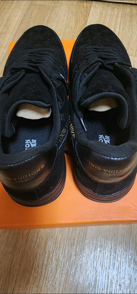 나이키 운동화 스니커즈 275 이미지