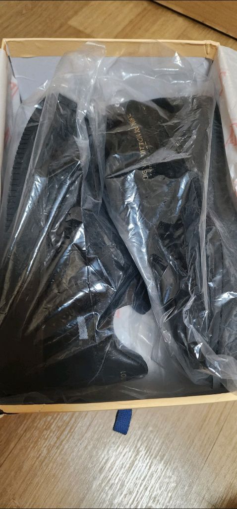 나이키 운동화 스니커즈 275 이미지