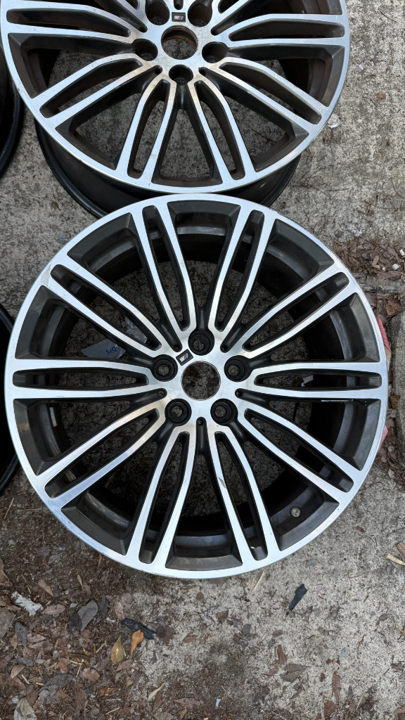 bmw 664m 19인치 휠 팝니다 이미지