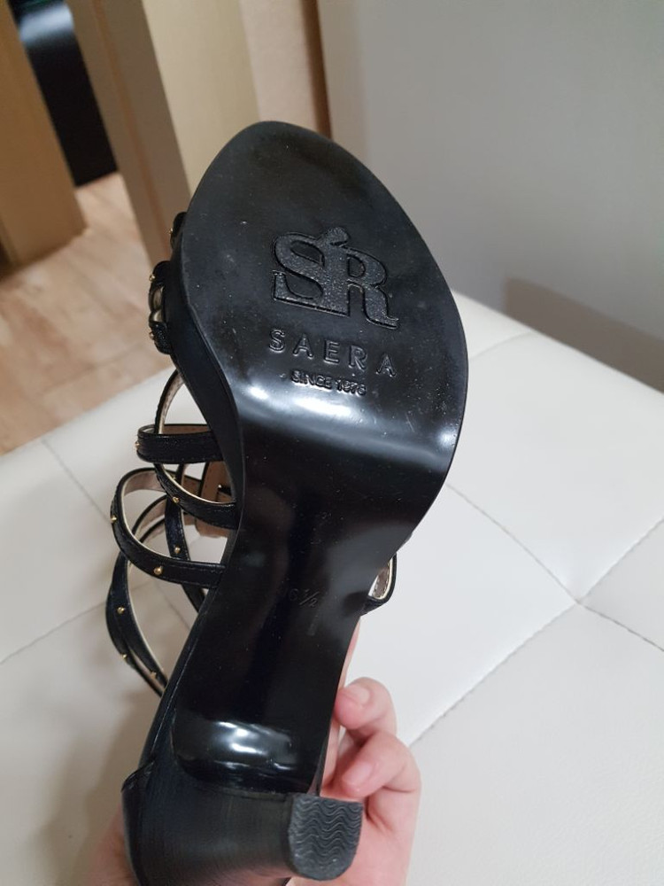 세라 하이힐 이미지
