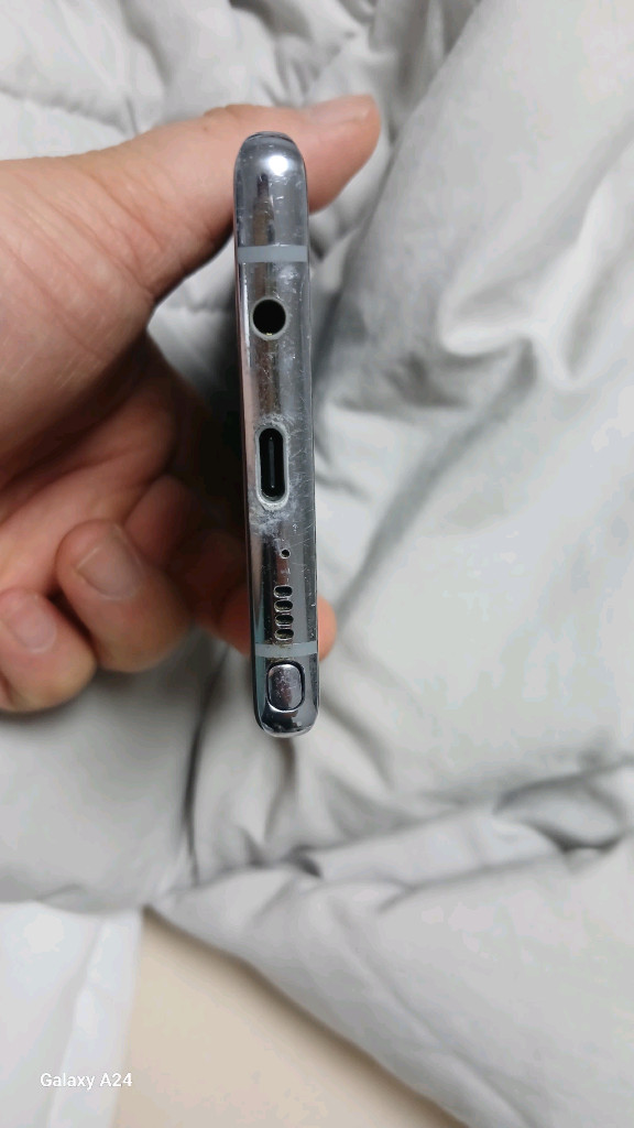 삼성 갤럭시 노트8 256GB 미드 나잇 블랙(모델명: SM-N950N)+두카티 블랙 플립커버 가죽 케이스(새상품) 이미지