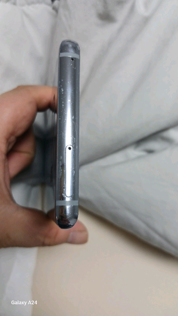 삼성 갤럭시 노트8 256GB 미드 나잇 블랙(모델명: SM-N950N)+두카티 블랙 플립커버 가죽 케이스(새상품) 이미지
