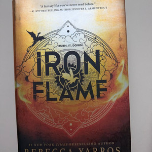 아이언 플레임 iron flame 원서 하드커버 이미지