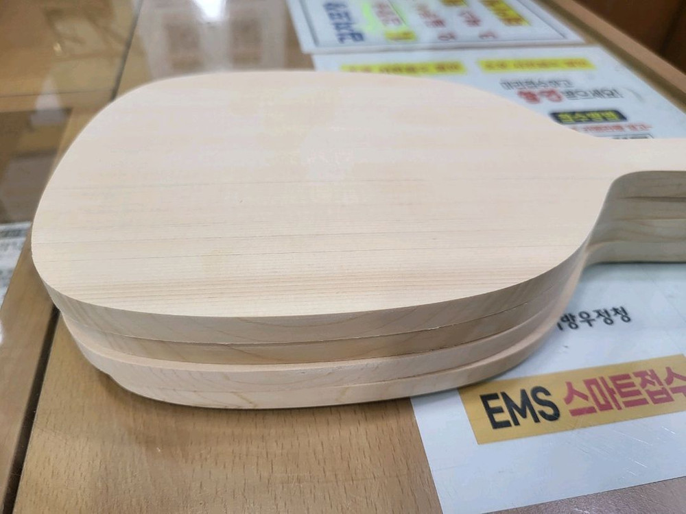 300년산 일본기소히노키 펜홀더 탁구라켓 ㅡ판매가 229000원 무료배송. 우체국택배ㅡ두께.무게지정가능ㅡ제작2주ㅡ 이미지