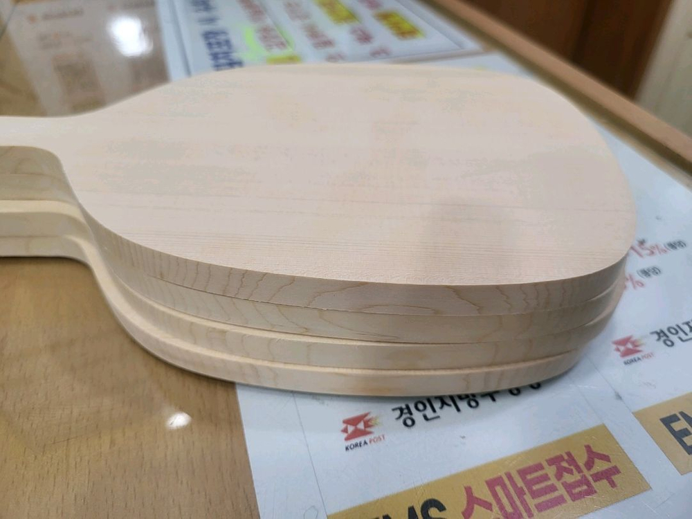 300년산 일본기소히노키 펜홀더 탁구라켓 ㅡ판매가 229000원 무료배송. 우체국택배ㅡ두께.무게지정가능ㅡ제작2주ㅡ 이미지