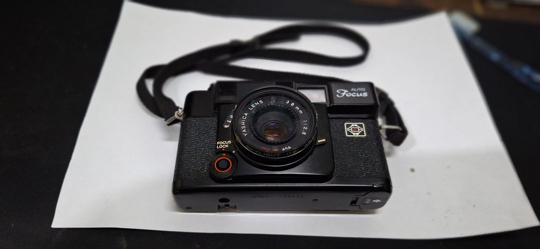 Yashica Auto Focus 야시카 필름카메라 빈티지 로모 레트로 엔틱 앤틱 인테리어 감성 필카 y2k 촬영 이미지