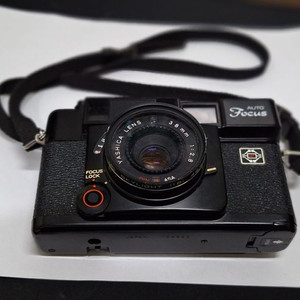 Yashica Auto Focus 야시카 필름카메라 빈티지 로모 레트로 엔틱 앤틱 인테리어 감성 필카 y2k 촬영 이미지