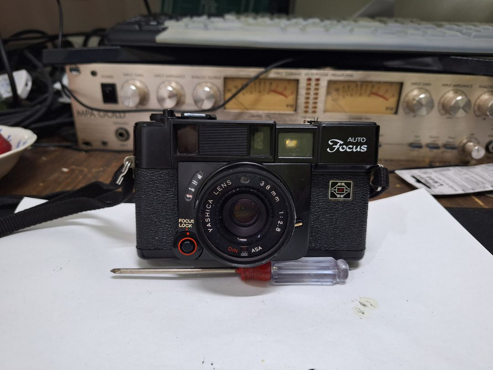 Yashica Auto Focus 야시카 필름카메라 빈티지 로모 레트로 엔틱 앤틱 인테리어 감성 필카 y2k 촬영 이미지