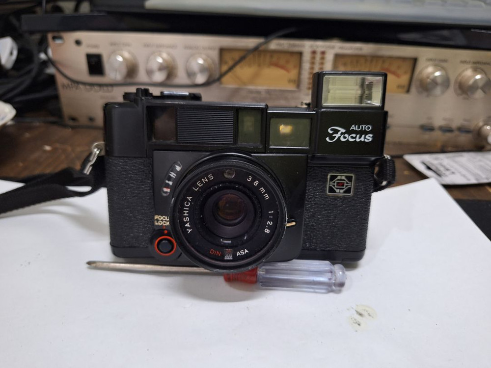 Yashica Auto Focus 야시카 필름카메라 빈티지 로모 레트로 엔틱 앤틱 인테리어 감성 필카 y2k 촬영 이미지