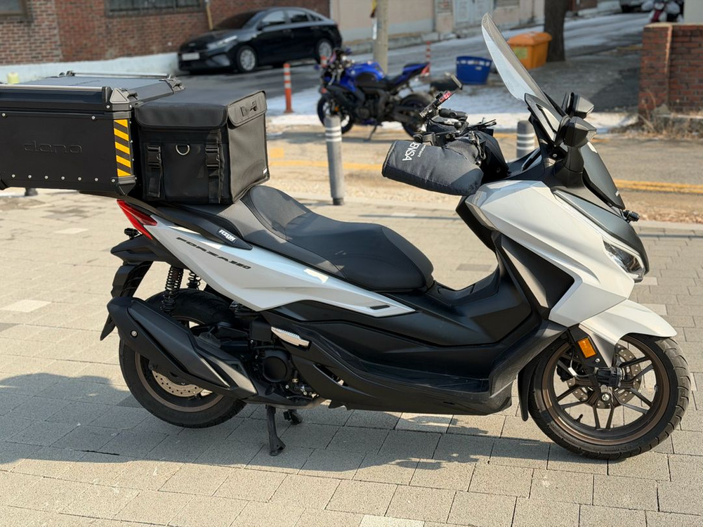 혼다 포르자350 스쿠터 2025년 2783km 현금차량입니다 이미지