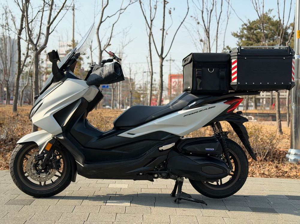 혼다 포르자350 스쿠터 2025년 2783km 현금차량입니다 이미지