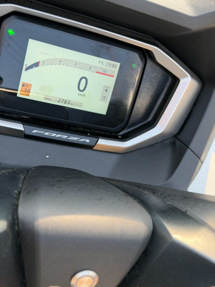혼다 포르자350 스쿠터 2025년 2783km 현금차량입니다 이미지