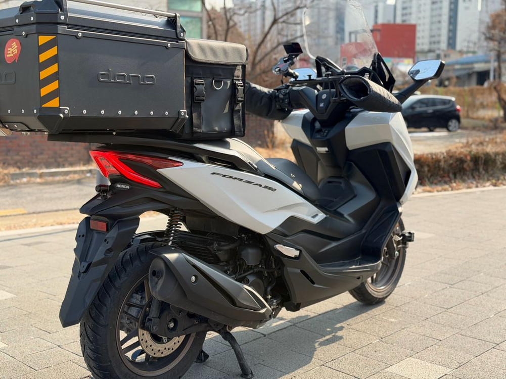 혼다 포르자350 스쿠터 2025년 2783km 현금차량입니다 이미지