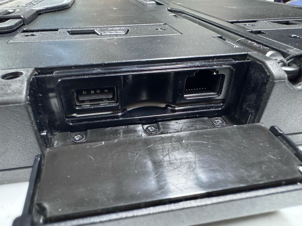 GETAC A140 14인치 풀러기드태블릿, 오피스용 도킹스테이션 이미지