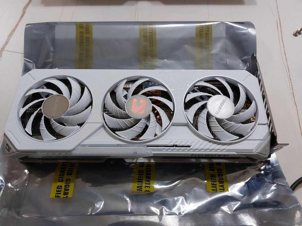 GIGABYTE 라데온 RX 9060 XT Gaming OC ICE D6 16GB 제이씨현 이미지