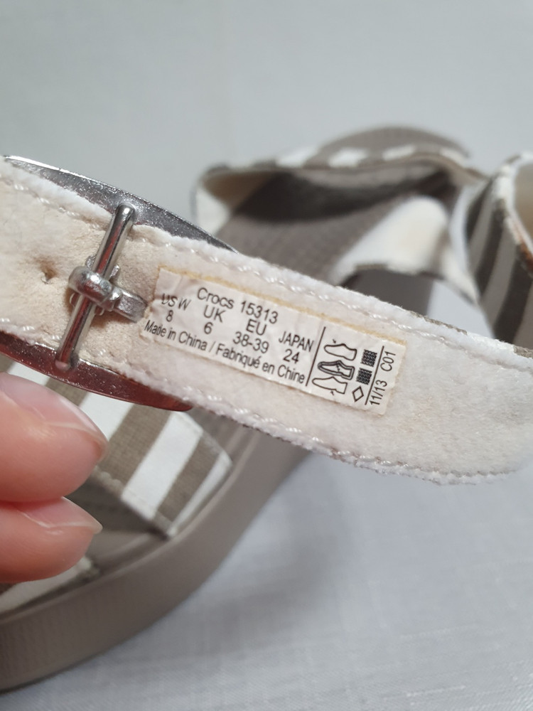 250mm 크록스 레이 그래픽 웨지 샌들 머쉬룸 화이트 이미지