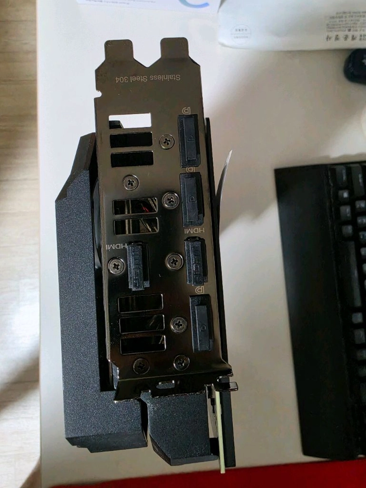 asus rog strix RTX 3060 Ti 그래픽카드 이미지