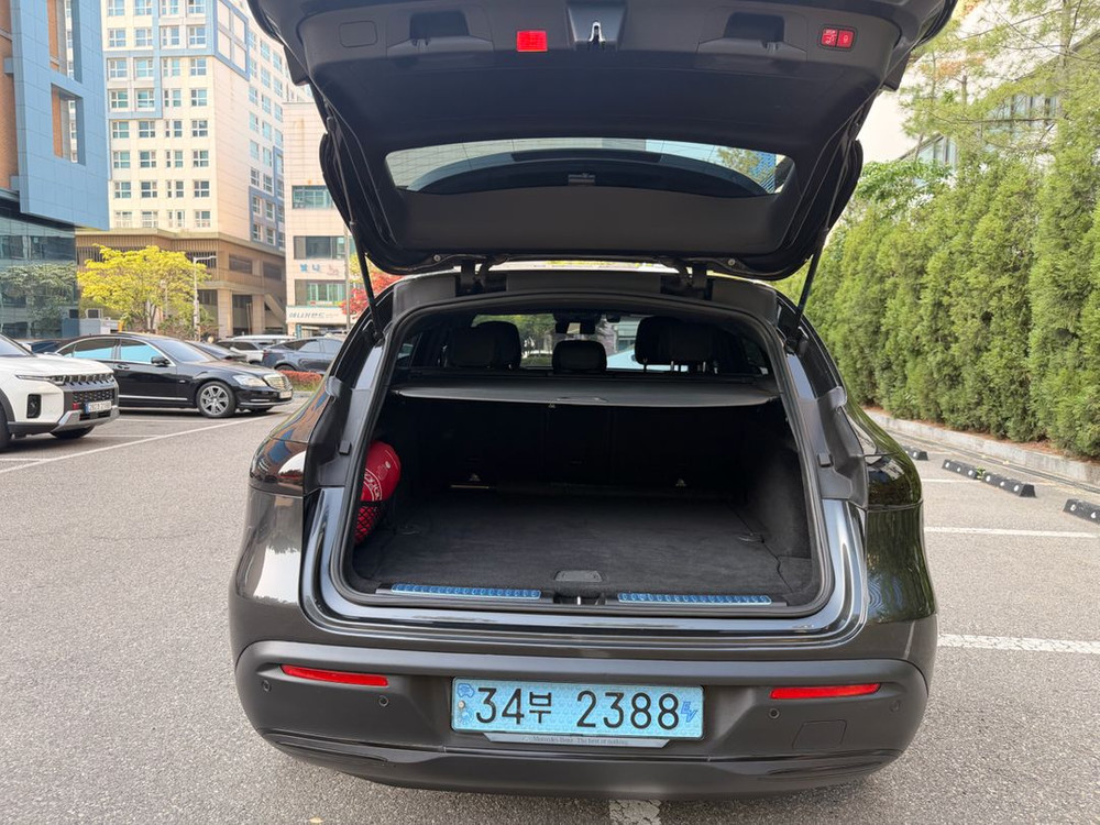벤츠 EQC400 이미지