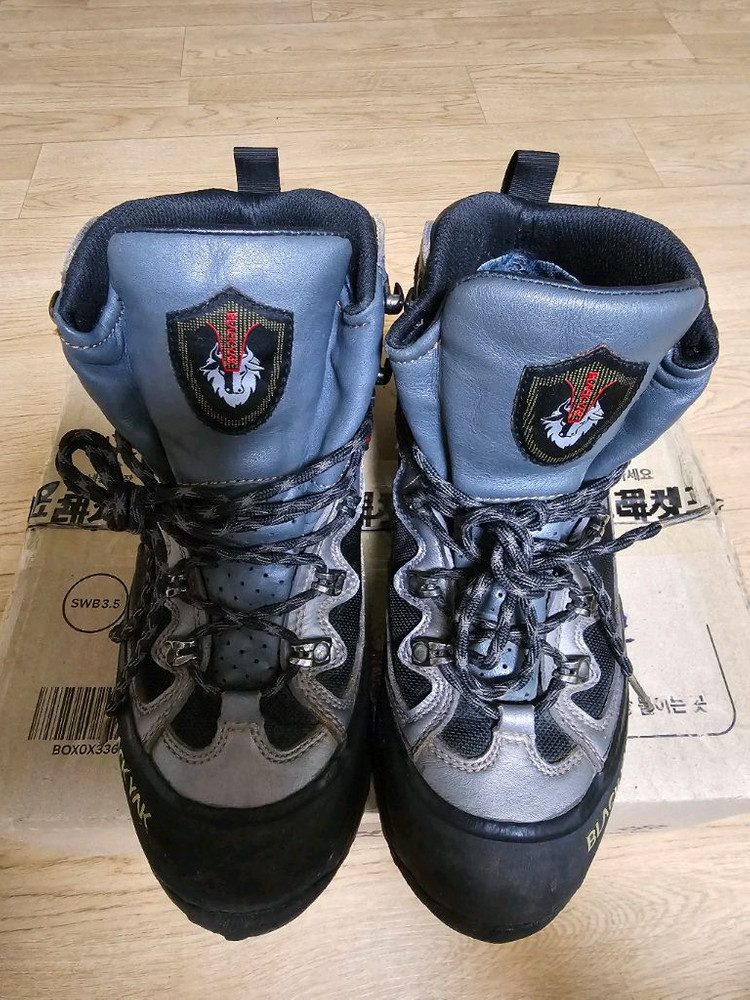블랙야크 BLACKYAK 중등산화 전문가용 255mm 최상급 이미지