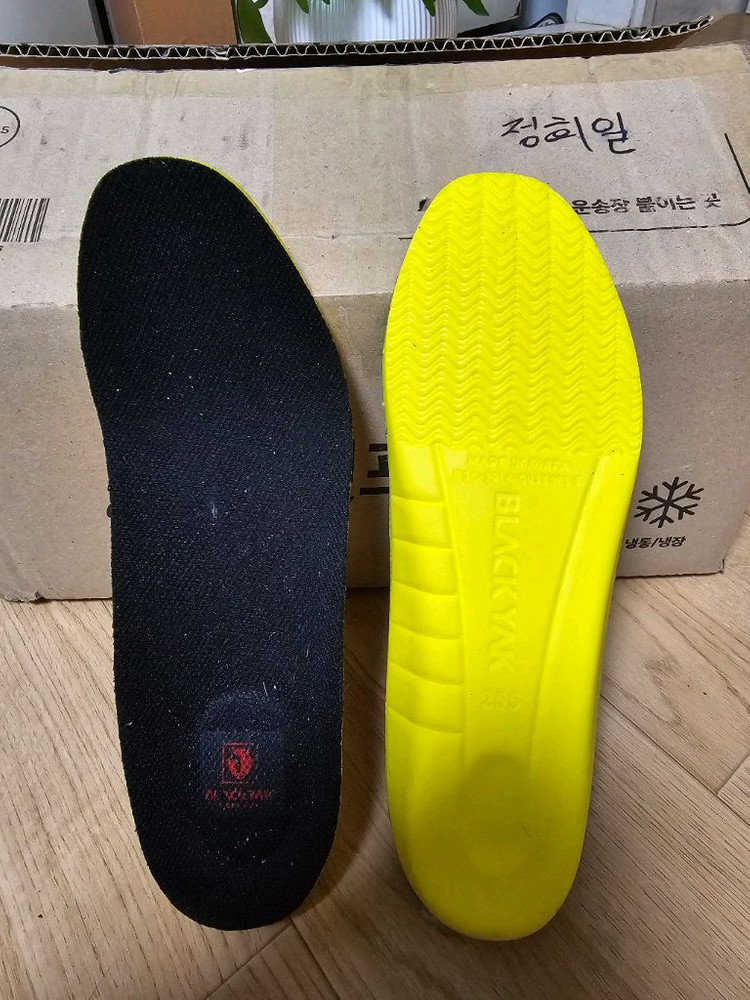 블랙야크 BLACKYAK 중등산화 전문가용 255mm 최상급 이미지