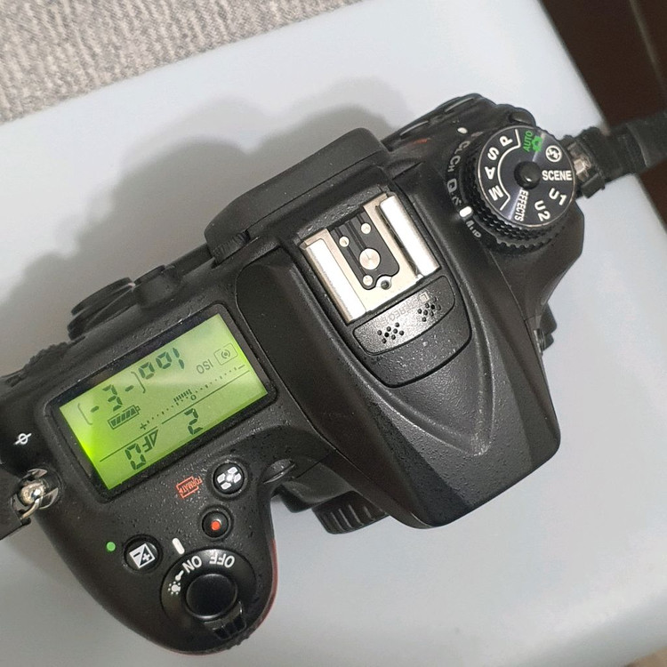 니콘 D7200 바디 이미지