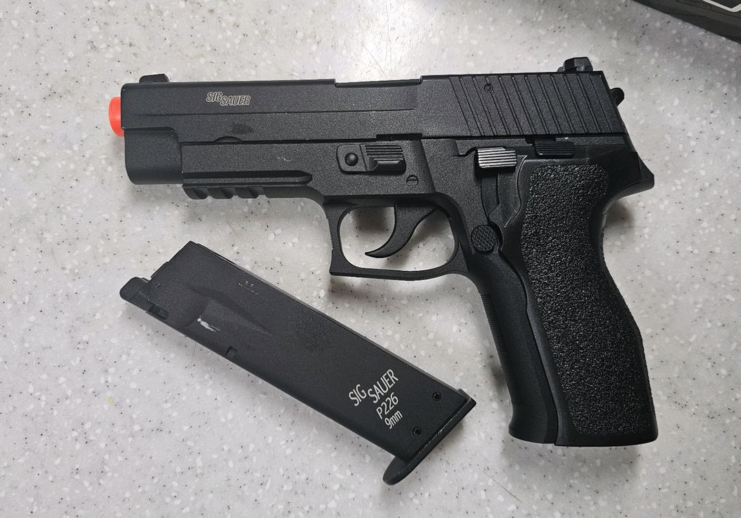 kjw p226 gbb 풀메탈 핸드건 이미지