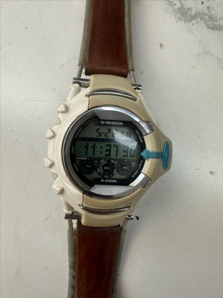 카시오 G-SHOCK 지샥 피닌파리나 콜라보 모델 GE-2000 시계를 팝니다 이미지