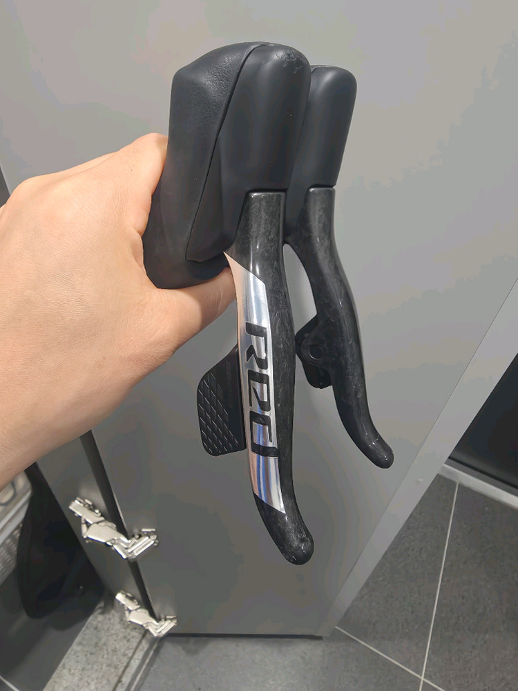 스램 레드 d1 파워미터 그룹셋 팝니다 이미지