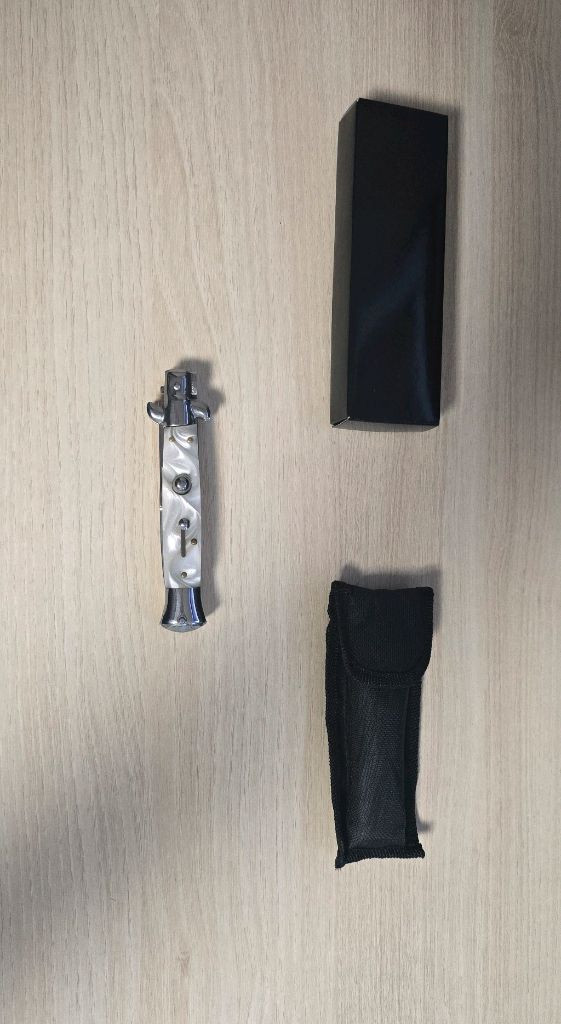 스틸 스틸레토 버튼식 오토메틱 나이프 폴딩나이프 헌팅나이프 캠핑나이프 이미지