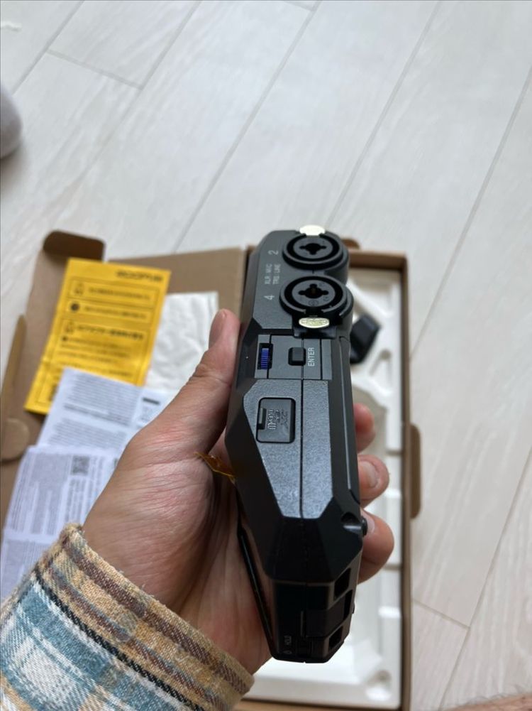 H6 Essential 레코더 이미지