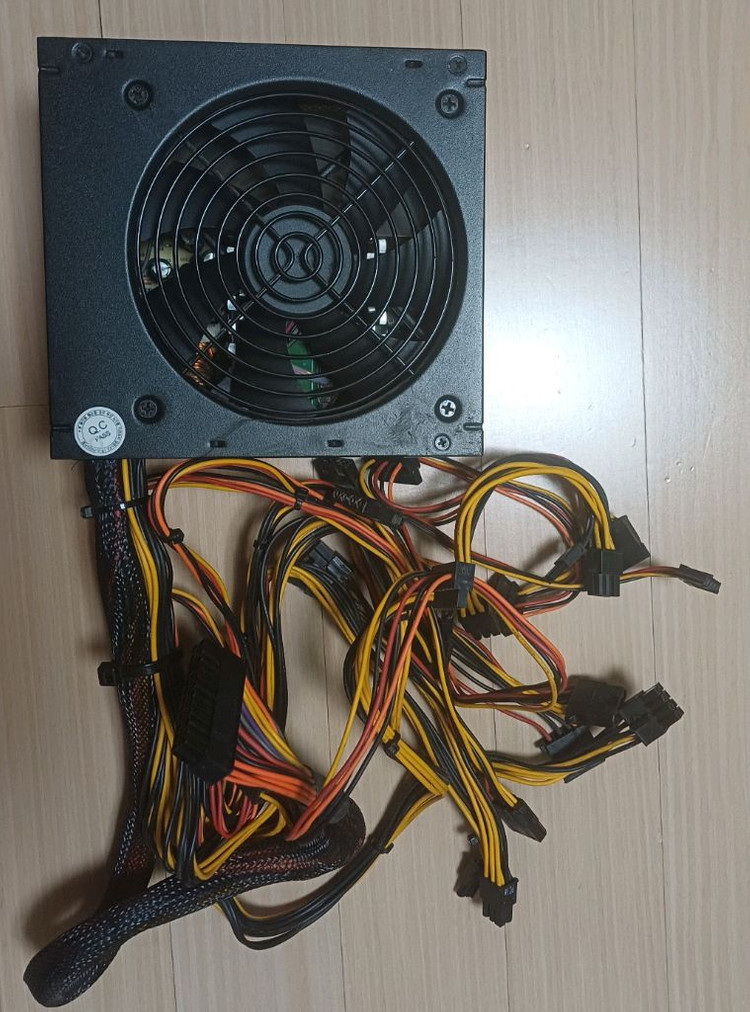 스카이디지탈 파워스테이션3 700w 파워서플라이 80PLUS 이미지