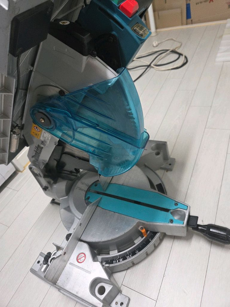 마끼다 12일치 탁상윈형톱 LH1201FL 디월트 10인치 슬라이딩 DW717 이미지
